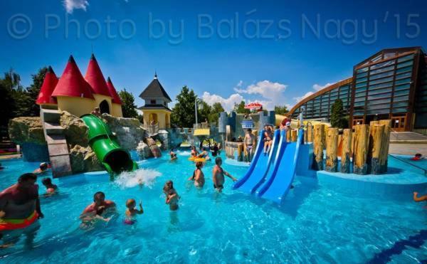 Major Street Apartman Appartement Hajdúszoboszló Buitenkant foto